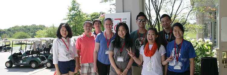 GolfWrapUp_reel-asian-family_750x250